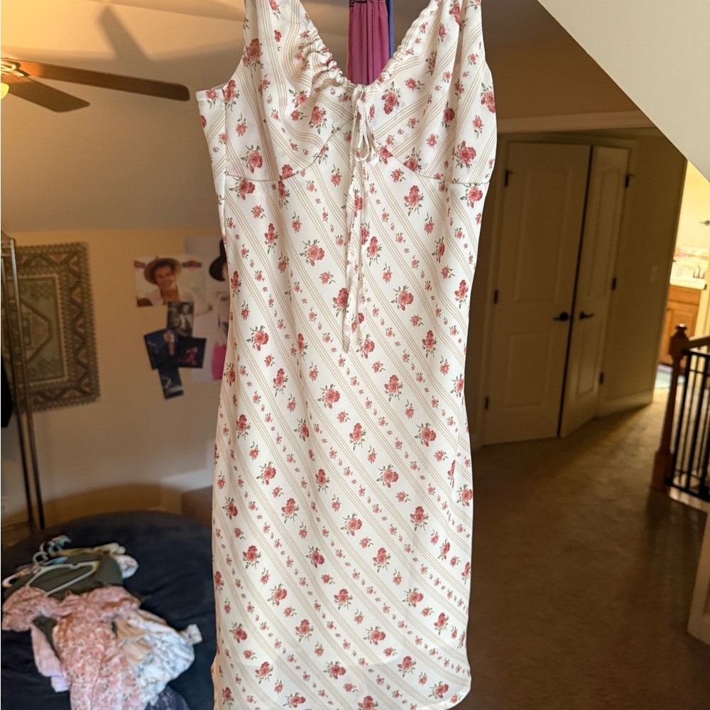 Forever 21 Cream Floral Dress